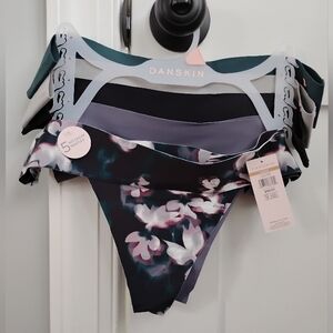 Women's Danskin Thongs LARGE